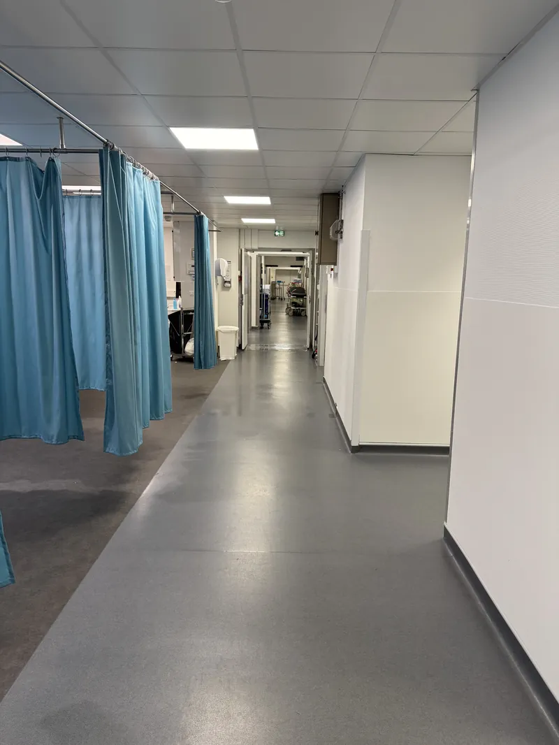 Couloir des salles de soins — Clinique du Parc Castelnau-le-Lez